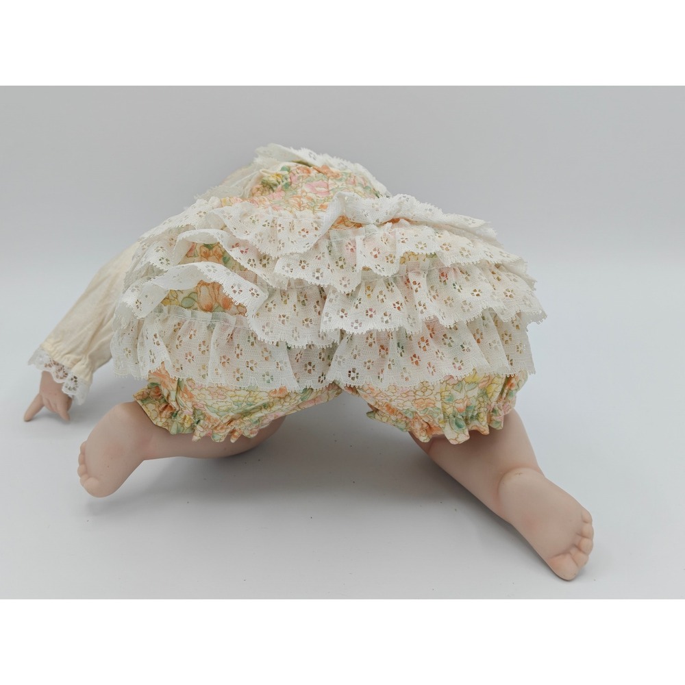 Vintage Porcelain Baby Doll Floral Lace Romper Bonnet Blue Eyes Cottagecore - Picture 7 of 7